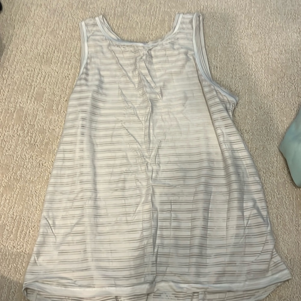 Lululemon tank